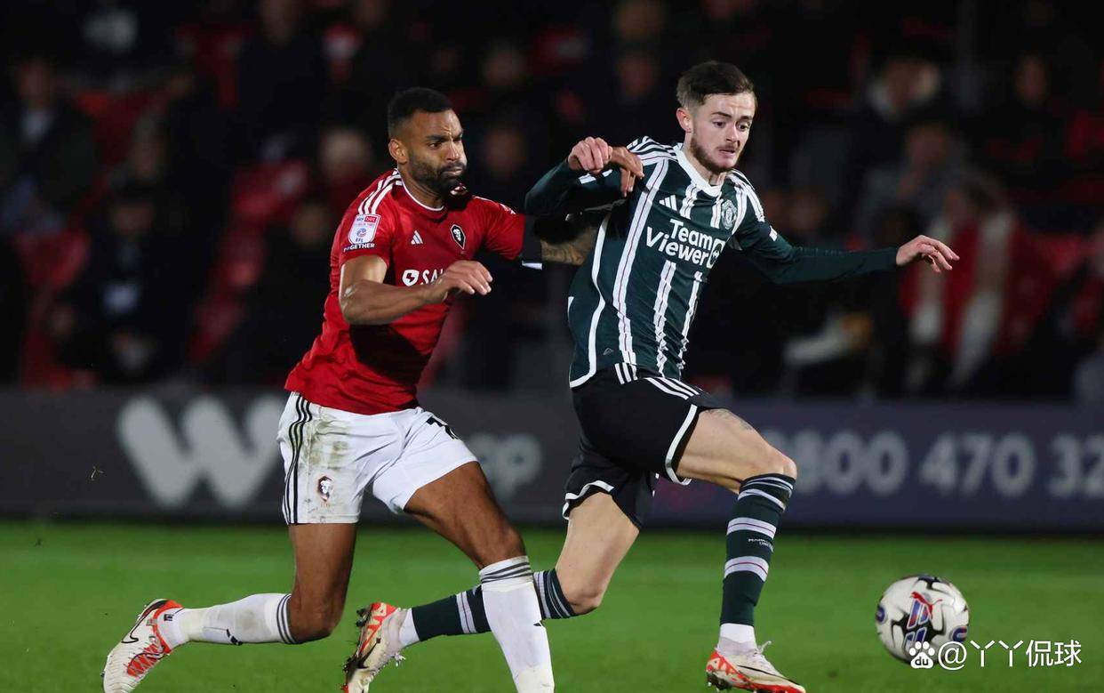 曼城主场轻松胜出,继续保持一流球员